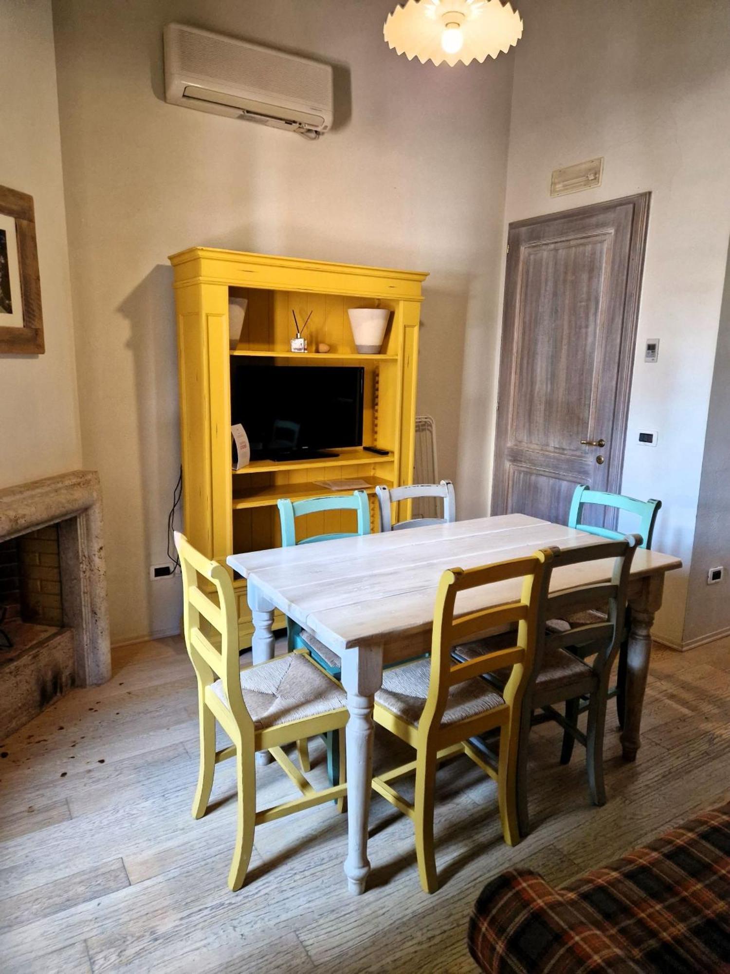 Borgo Dolciano Apartment Chiusi Luaran gambar